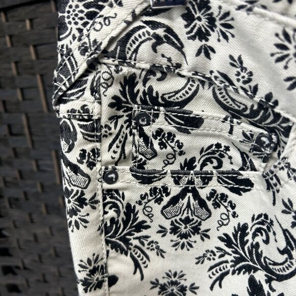 Free People Off White and Black Low Rise Patterned Jean Pants Size 25 - Picture 4 of 5